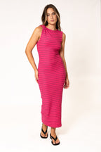 KLEID MIT STRUKTURSTREIFEN