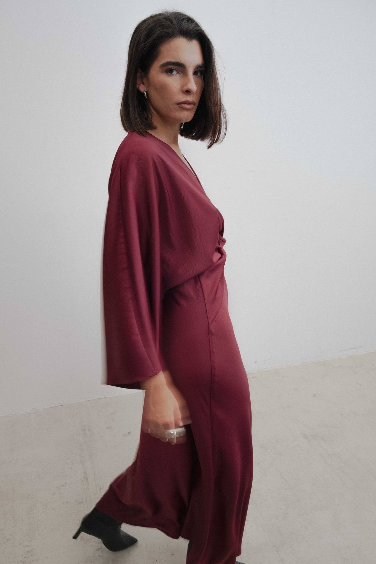 VESTIDO SATINADO NUDO