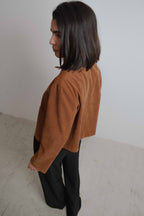 Kurze Jacke in Velourslederoptik
