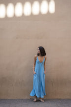 VESTIDO MIDI CON TIRANTES