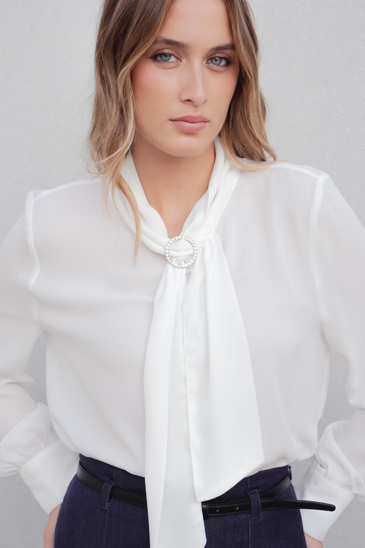 BLUSA LAZADA CUELLO
