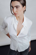 CAMISA ENTALLADA PINZAS
