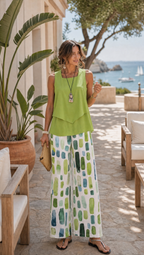 Conjunto Blusa e Calças Palazzo Verdes Estampadas